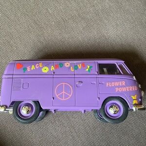 Die Cast VW Volkswagen Bus Hippy Van